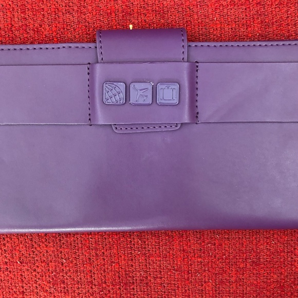 FLIGHT 001 Vegan Leather Travel Wallet - Picture 2 of 7